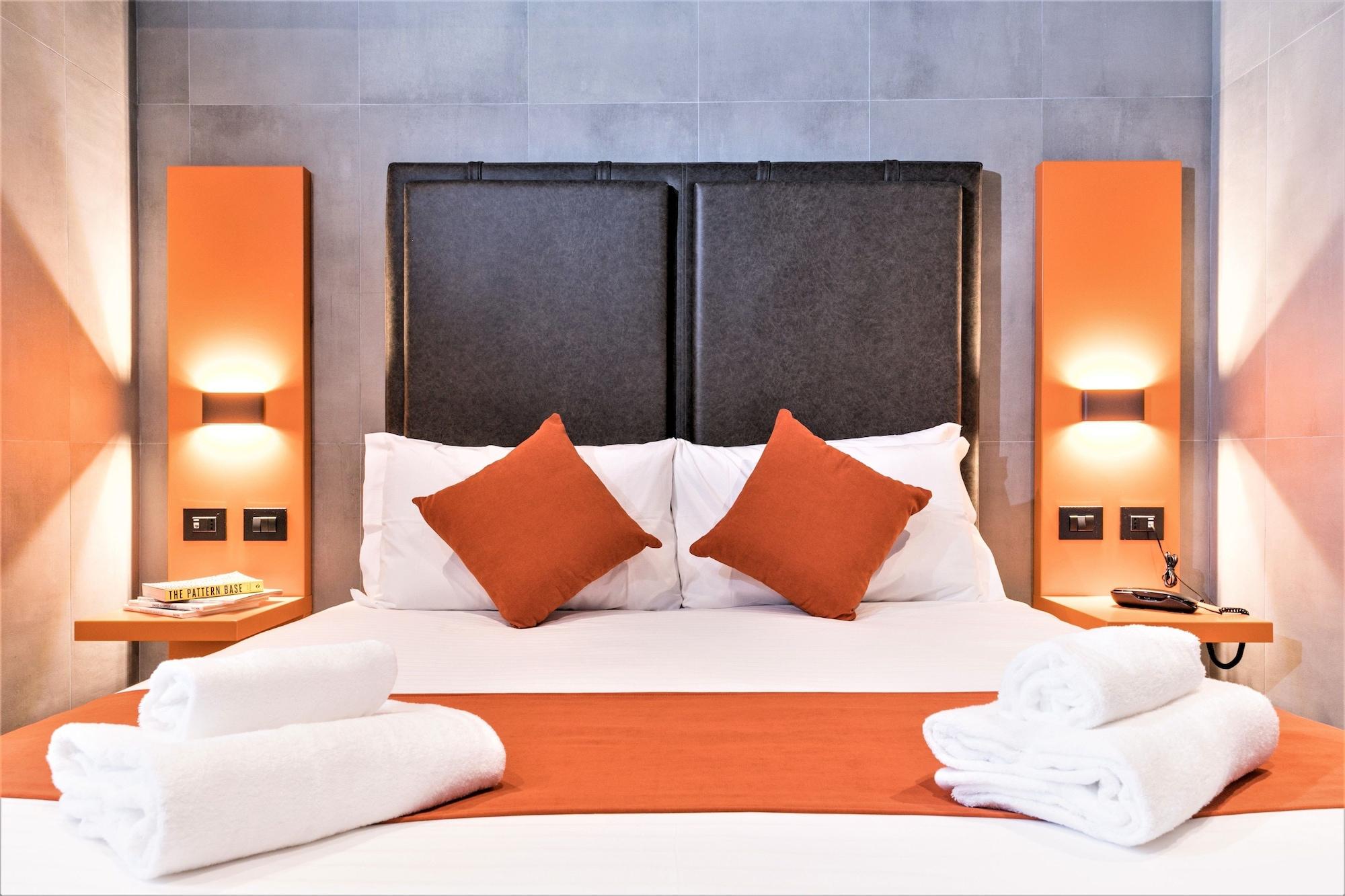 J24 Hotel Milano Екстериор снимка
